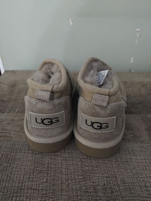 UGG бети с велурена агнешка кожа и модели от ZARA