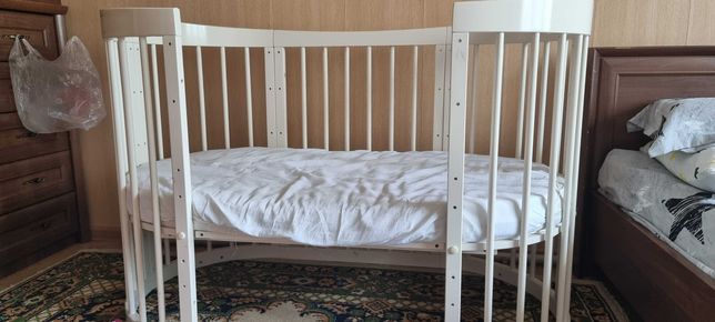 Продам детская кроватку Паулина 8в1  с матрасом(круглый+овал)