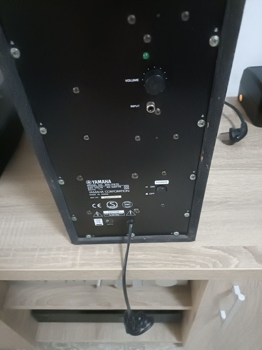 Yamaha SW P 270, subwoofer activ perfect funcțional, bas foarte bun!