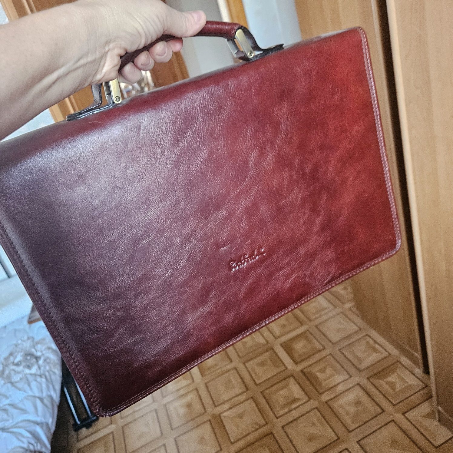 Портфели кожаные
