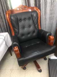 Продам качественное кожаное кресло в отличном состоянии