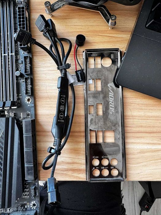 Gigabyte Aorus Gaming 3 Pro X299 + Intel Core i5-7640x + Cooler