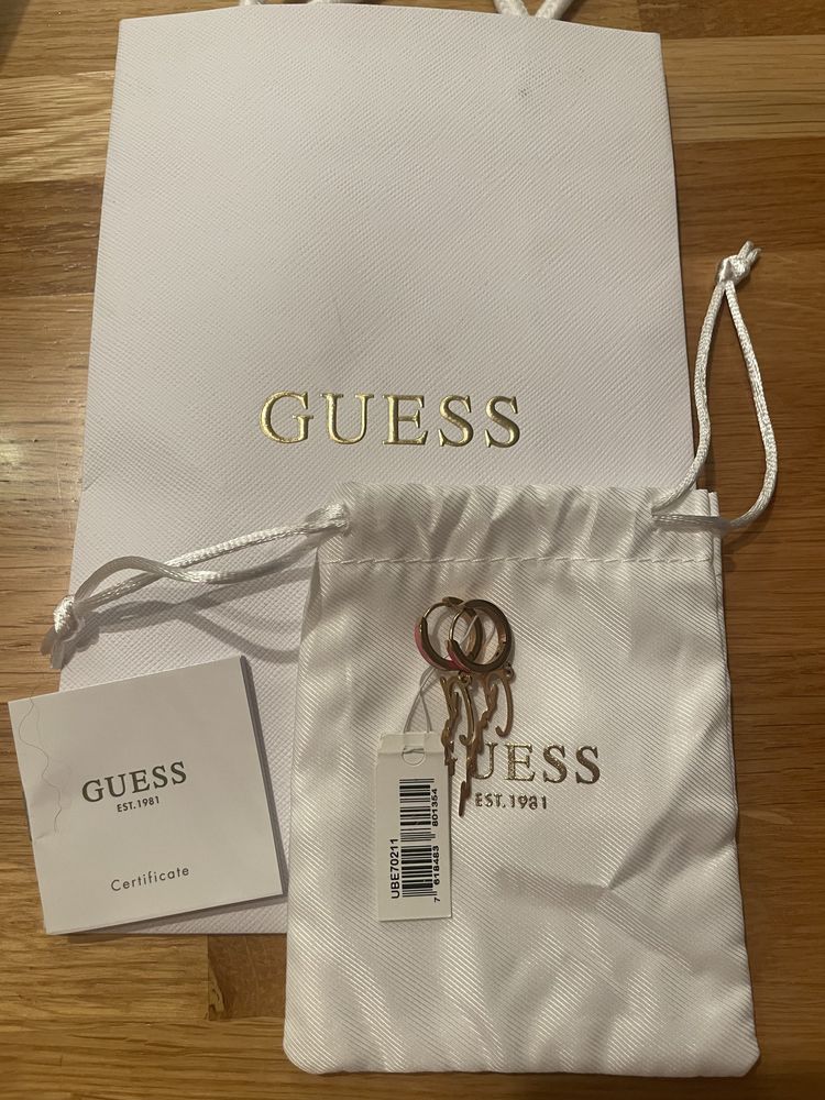 Обеци Guess
