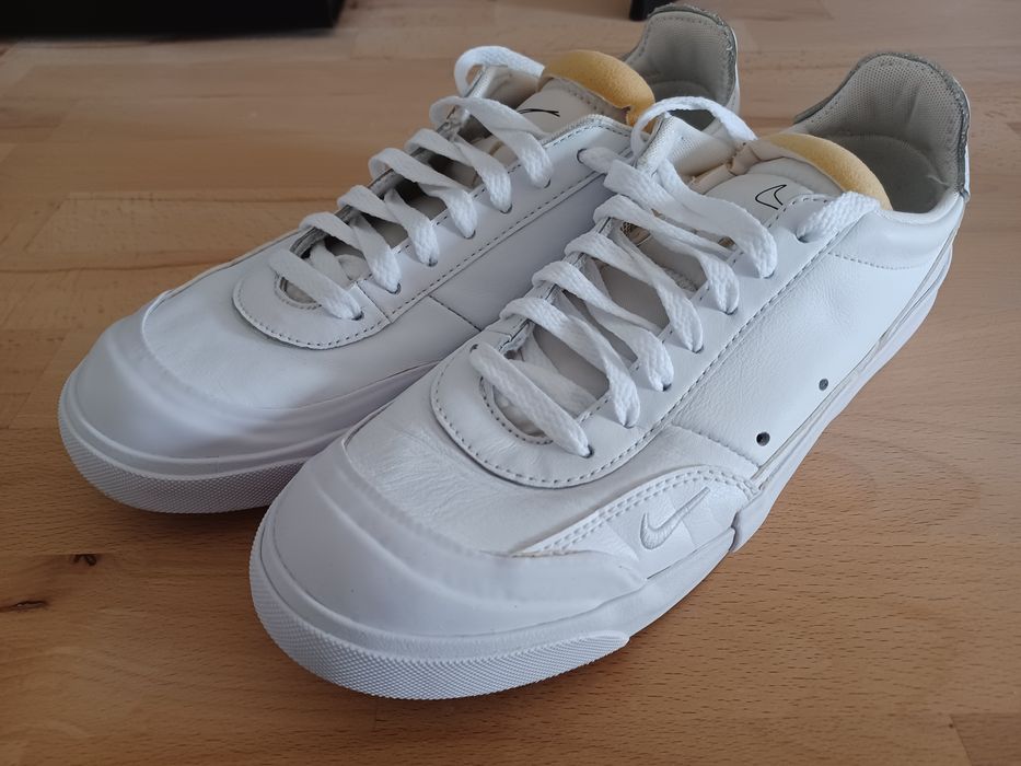 Adidasi Nike din piele