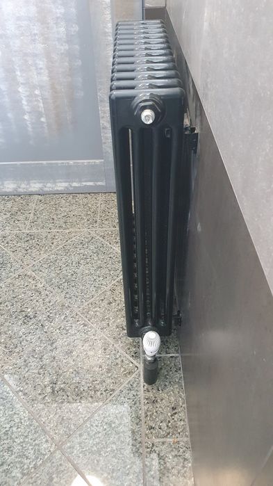 Calorifere din otel negre