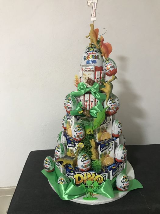 Torturi din dulciuri impachetate