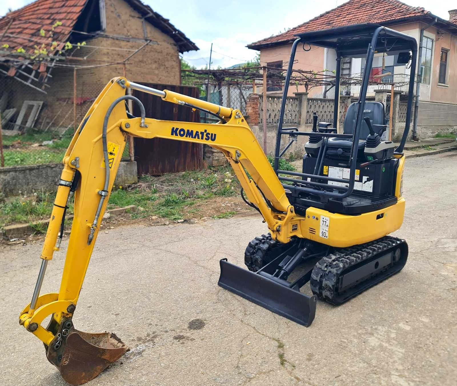 Багер Komatsu PC16R-3 НОВ ВНОС!!!