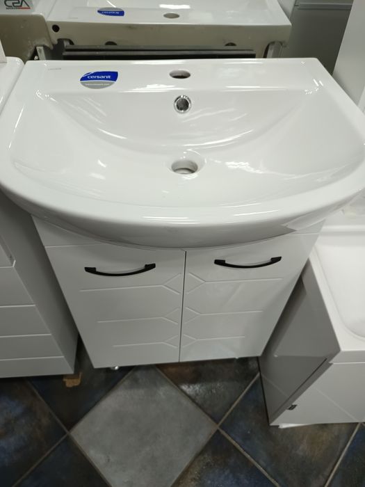 Нов шкаф за баня с мивка от ПВС