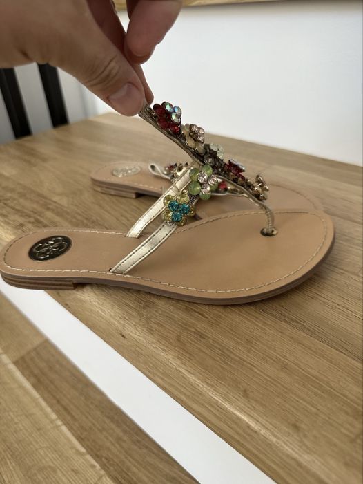 Papuci Guess nr 37 originali