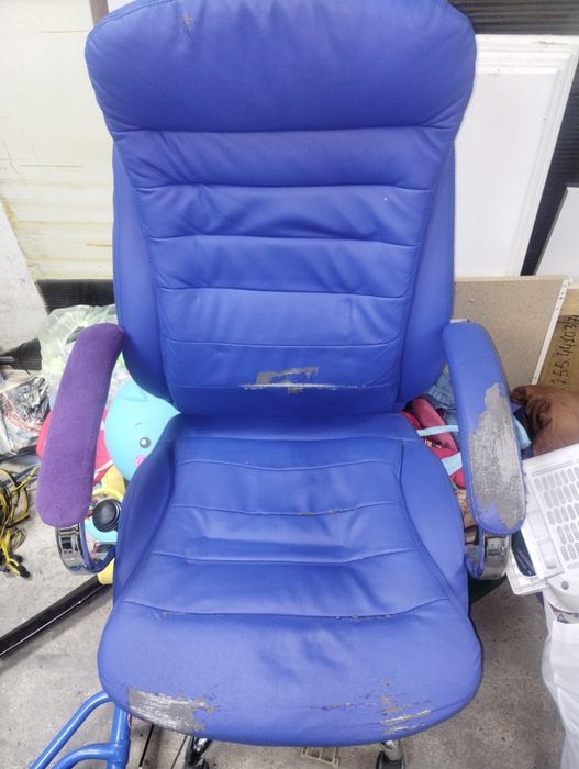 Офис стол за претапициране