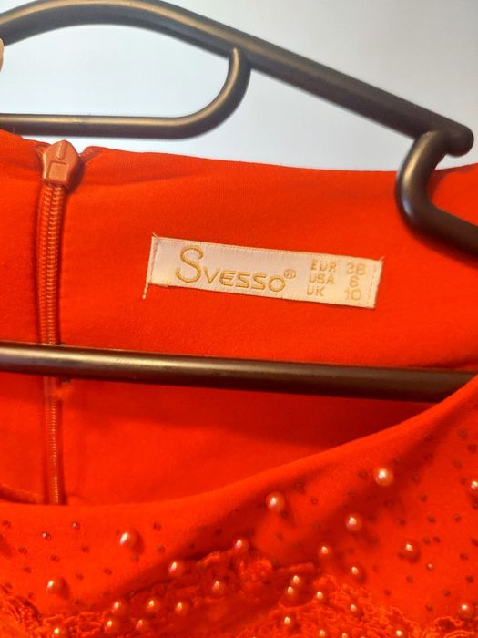 Rochie rosie pentru ocazii
