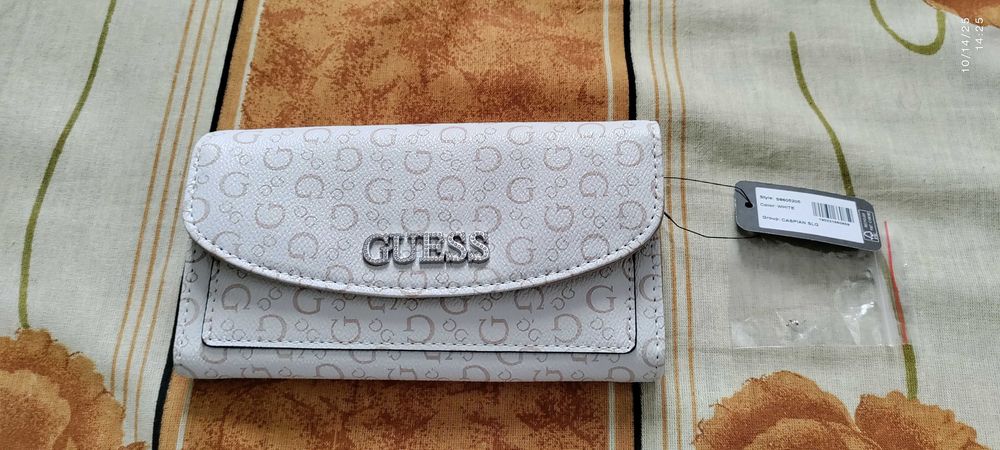 Portofel GUESS Nou cu eticheta