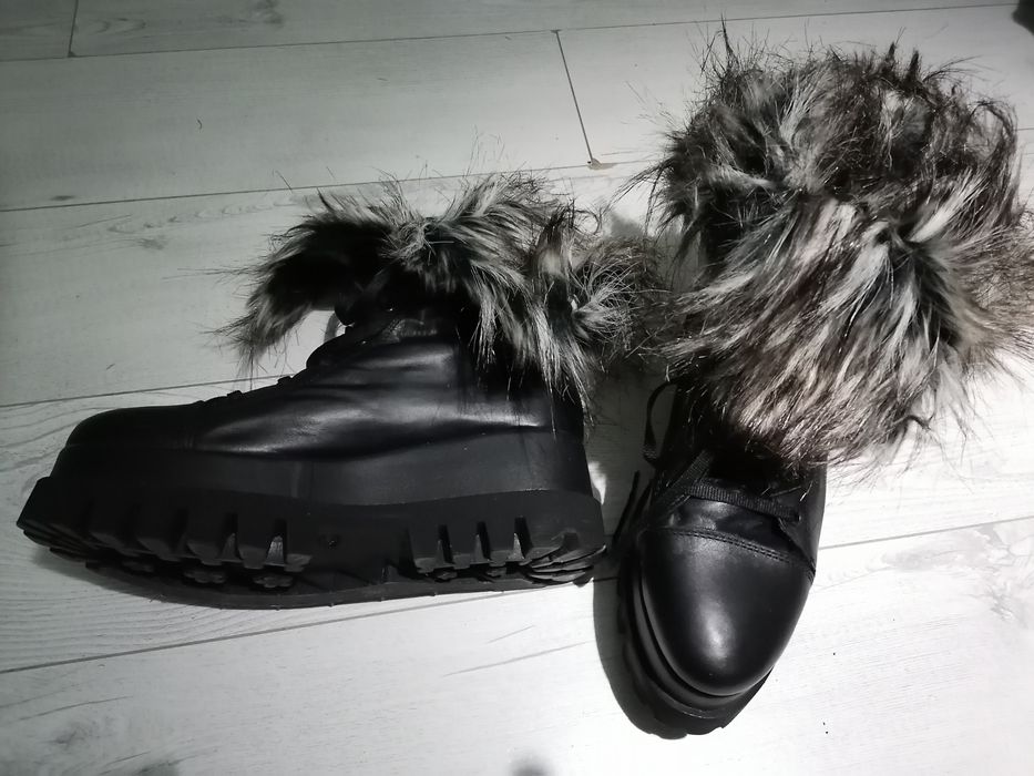 Продавам дамски боти