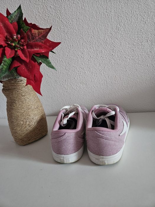 Adidasi dama 39 nike