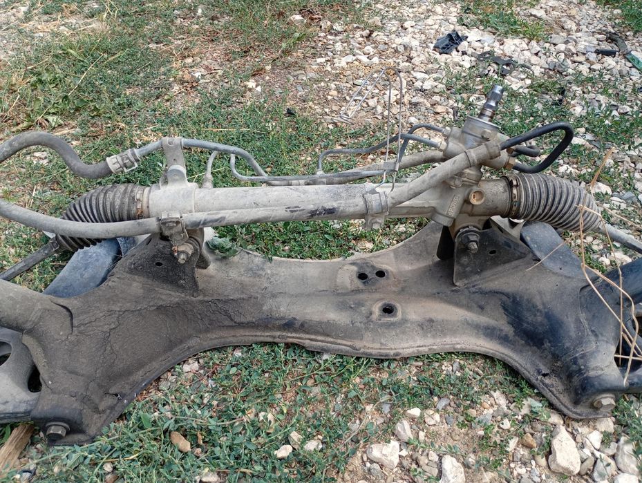 Преден мост,рейка за Toyota Rav 4 2004г