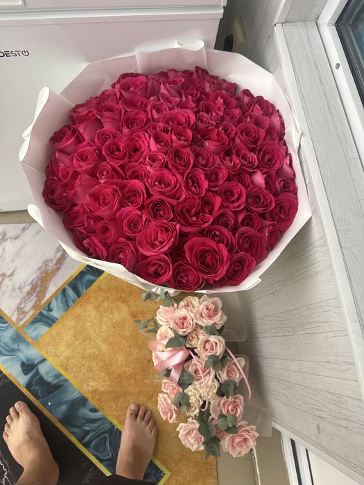 Цветы голладские розы.