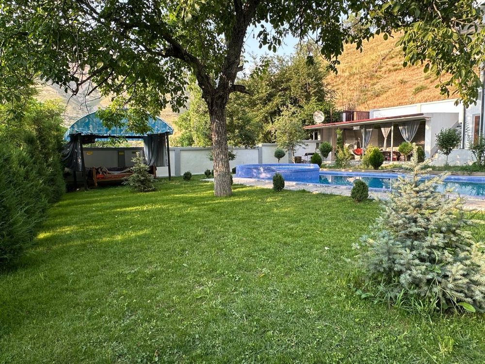 Дача, Dacha (Покиза).