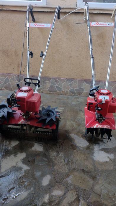 Scarificator gazon Mantis cu motor in 2 timpi Honda.