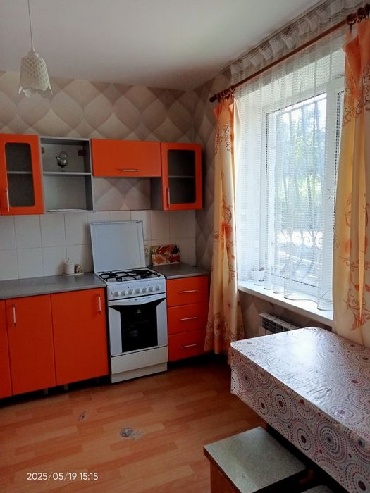 Продаю 2-х комнатную квартиру с мебелью и техникой. 4а квартал.