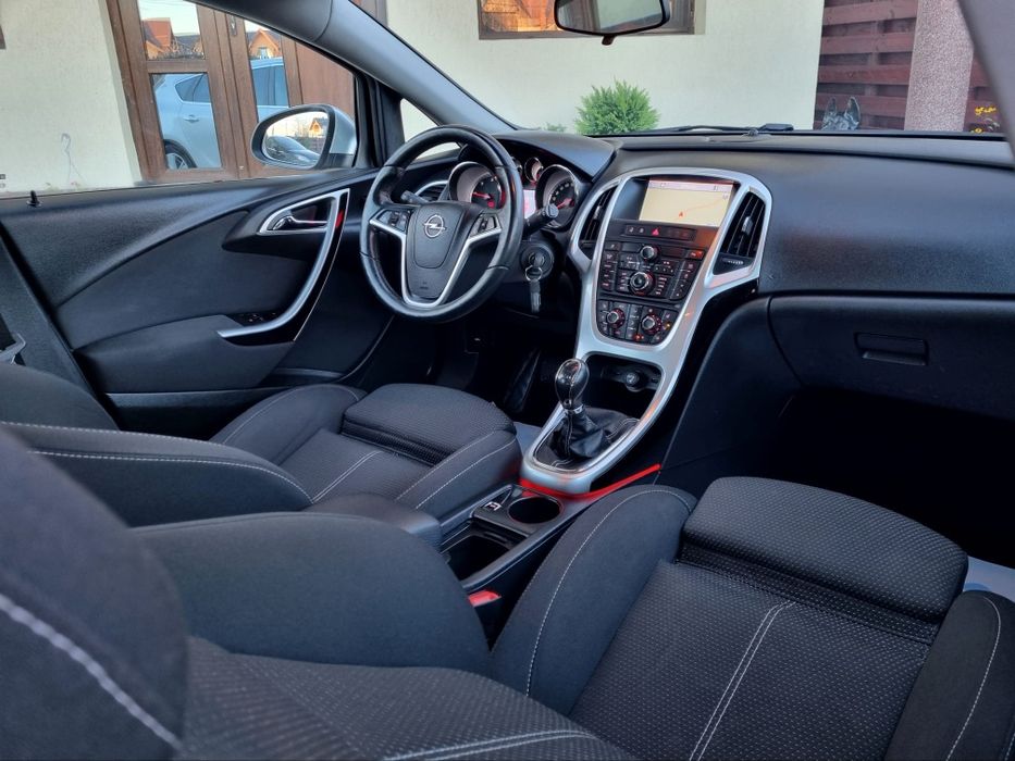 Open Astra J//Facelift//2014//Impecabil