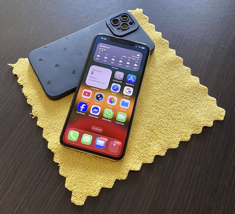 Vând iPhone 11 PRO MAX Gold / 256GB / 100% bateria !