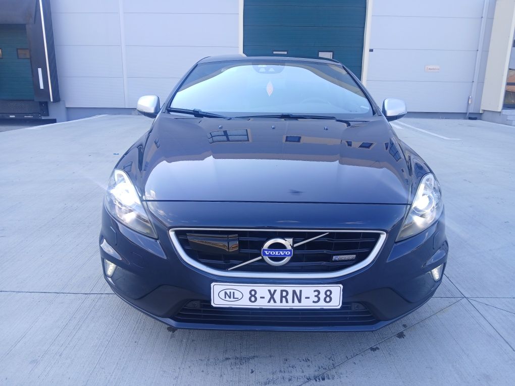 Vând volvo v40. 2.0 diesel
