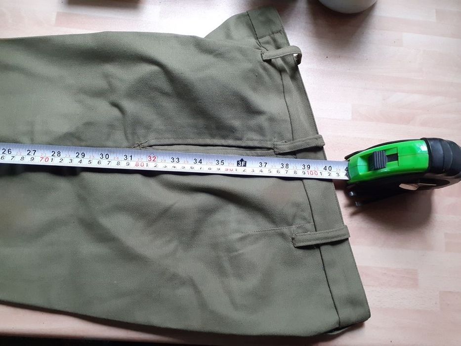 Vand pantaloni noi militar in termen soldat/gradat.