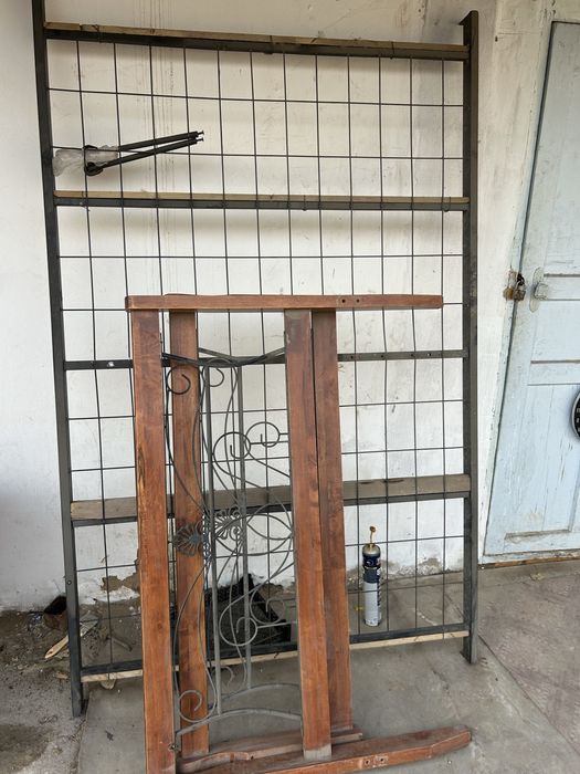 Железная кровать