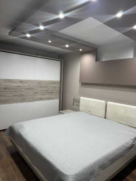 Продава се Многостаен апартамент в Бургас, Славейков - 100 кв.м за 2490 €/кв.м - Снимка #1