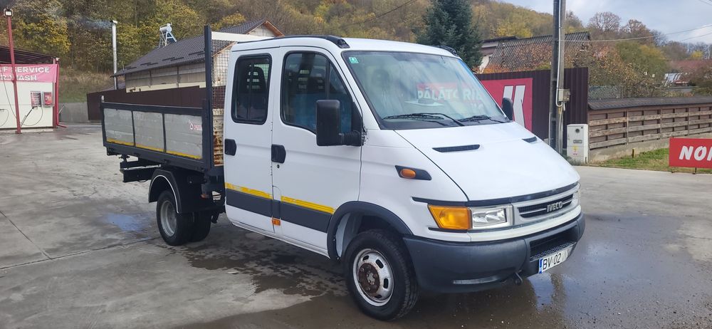 Iveco basculabil pe trei parti