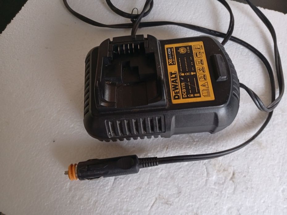încărcător dewalt 18v la 12v auto