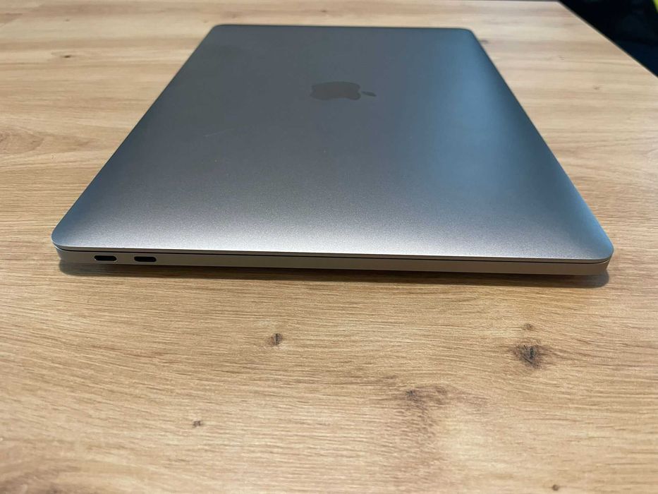 Macbook Pro 13 2016 i5 8GB RAM Space Grey