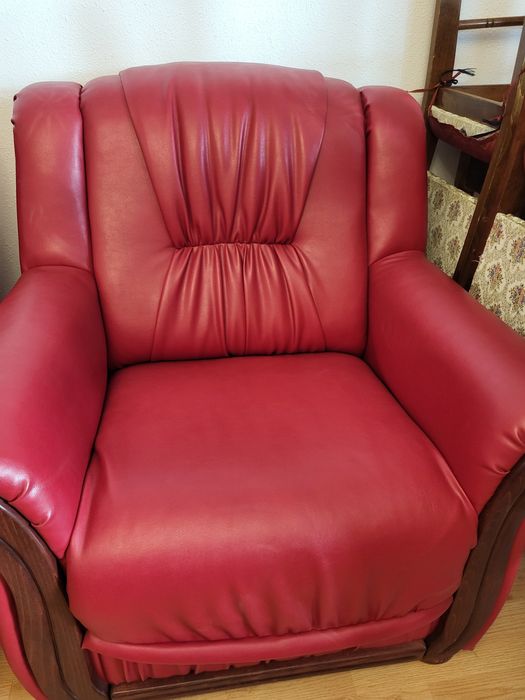 Canapea si fotolii piele rosie