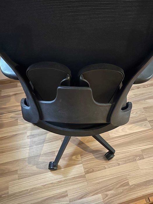 Кресло офисное DAFNA