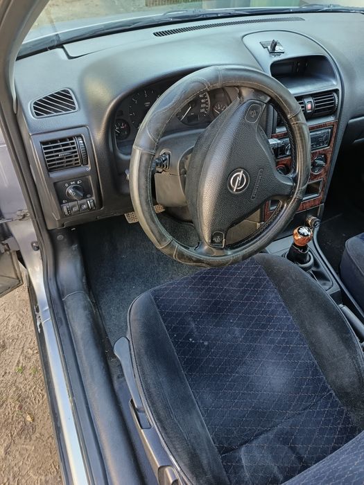 Vând Opel Astra g