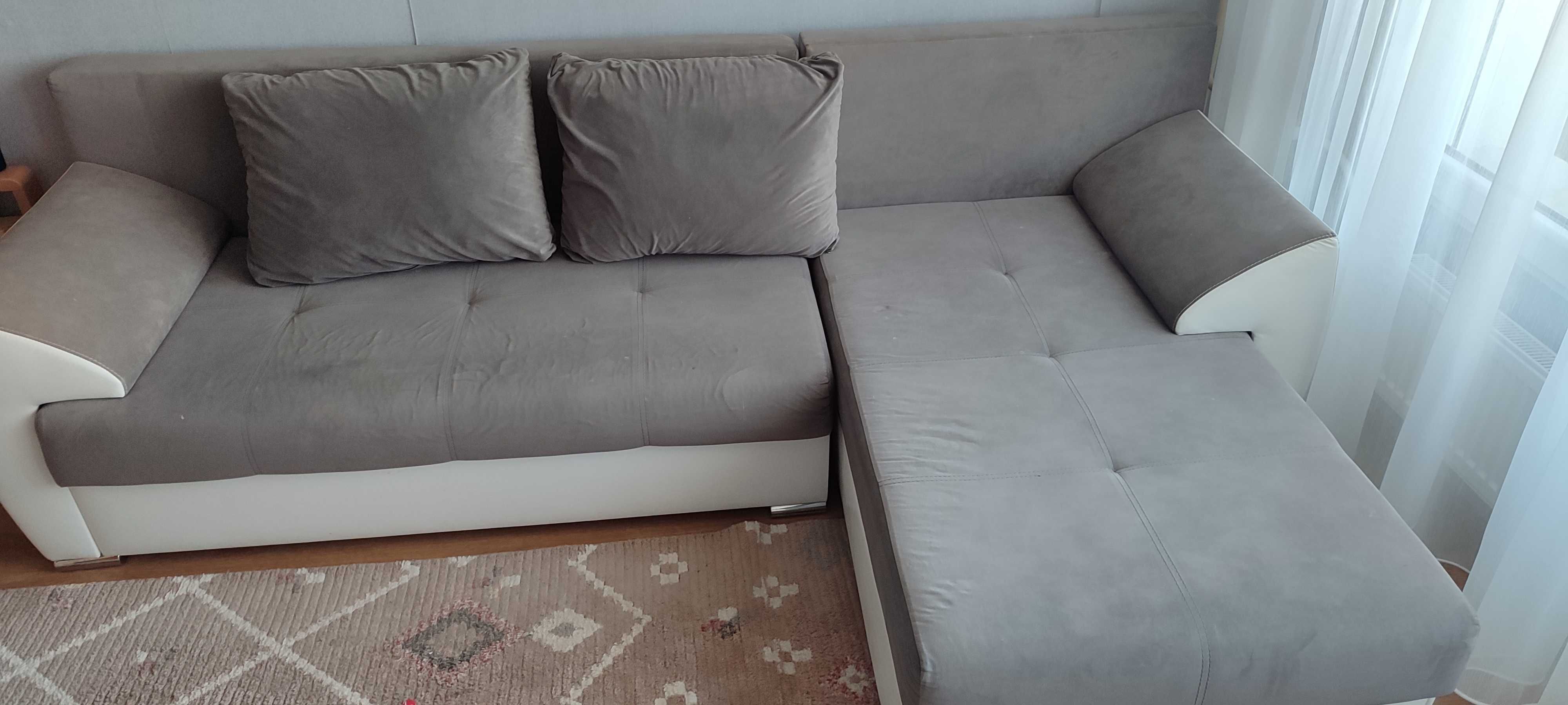 Продавам диван с размери 255/150