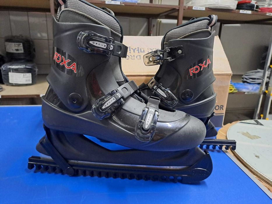 Patine Roxa in stare perfecta - marimea 42 si 38