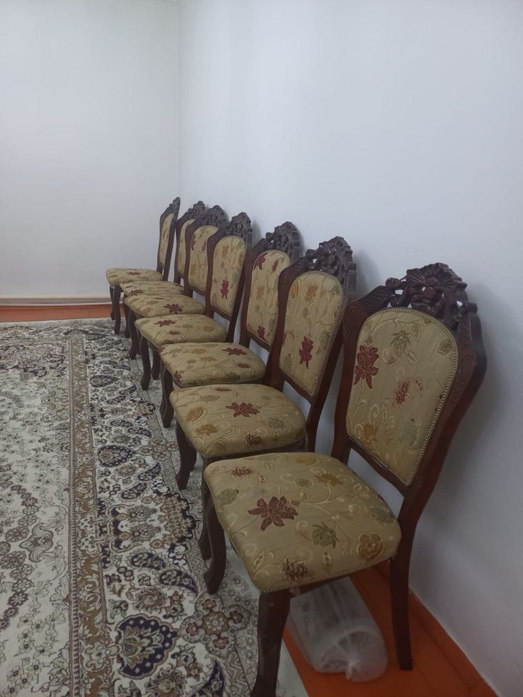 Продам стол со стульями