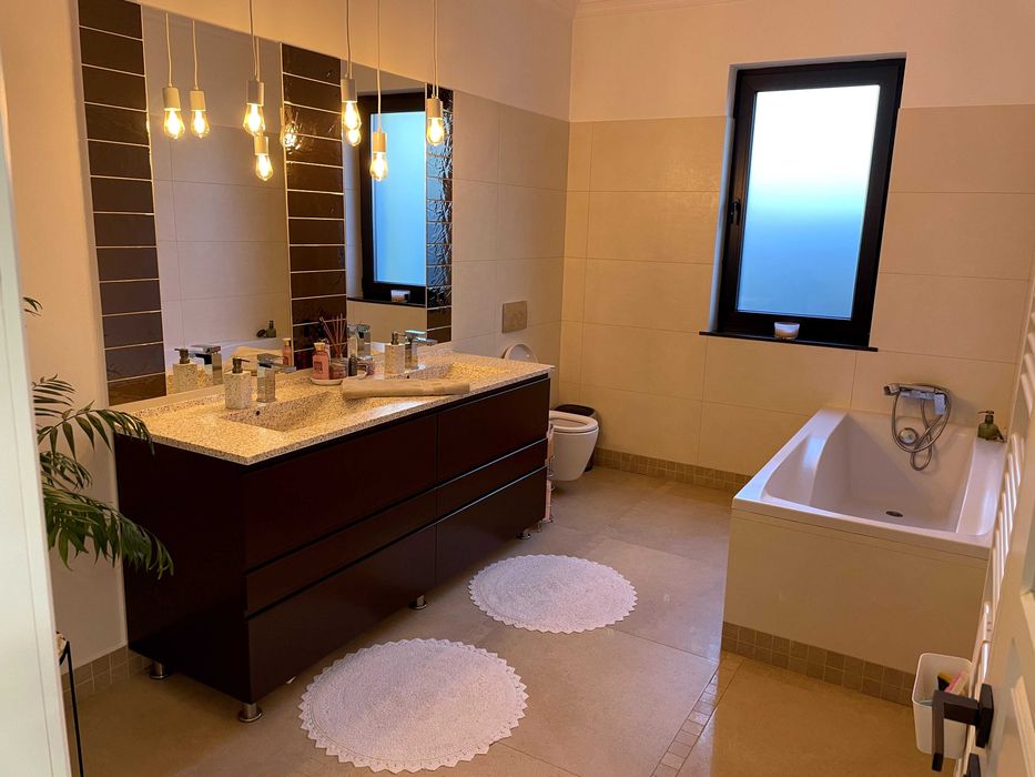 Vand ‪CASA - VILA Zona 1 Central , Turda