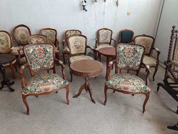 Комплект дъбови кресла с дърворезба и дамаска