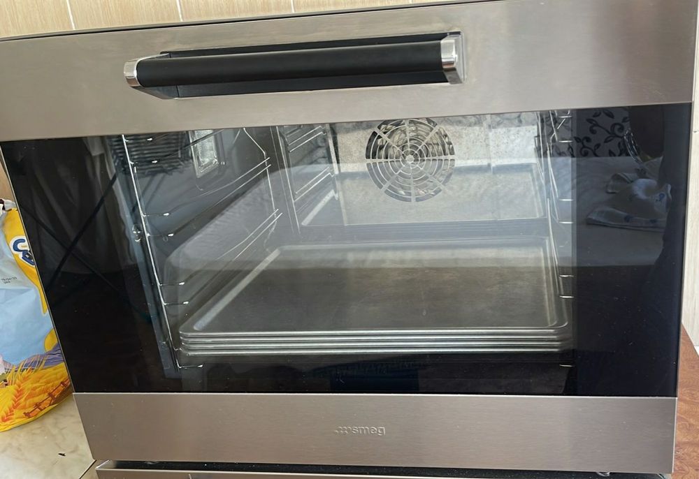 Продам конвенционную печь Smeg  alfa 43x