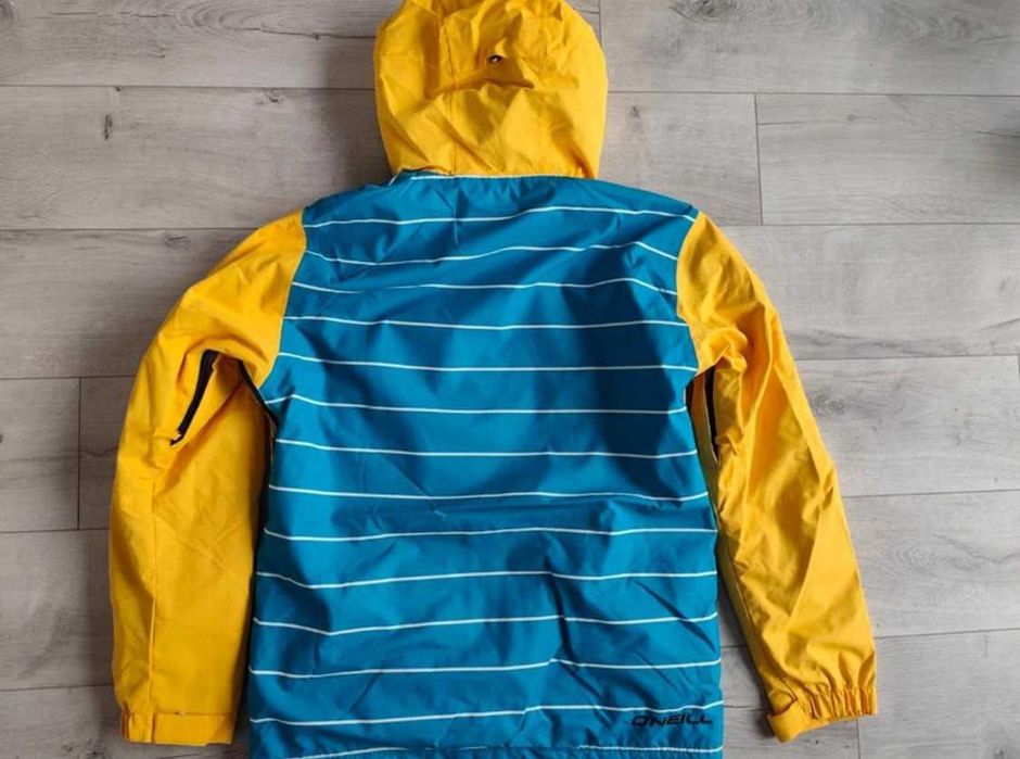 Geaca de ski/snowboard O'Neill – impermeabila si calduroasa, marimea L