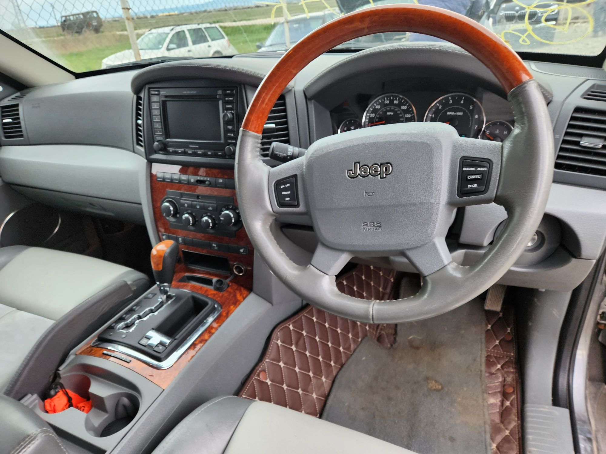 За Части Jeep grand Cherokee 3.0 crd автоматик 2009г