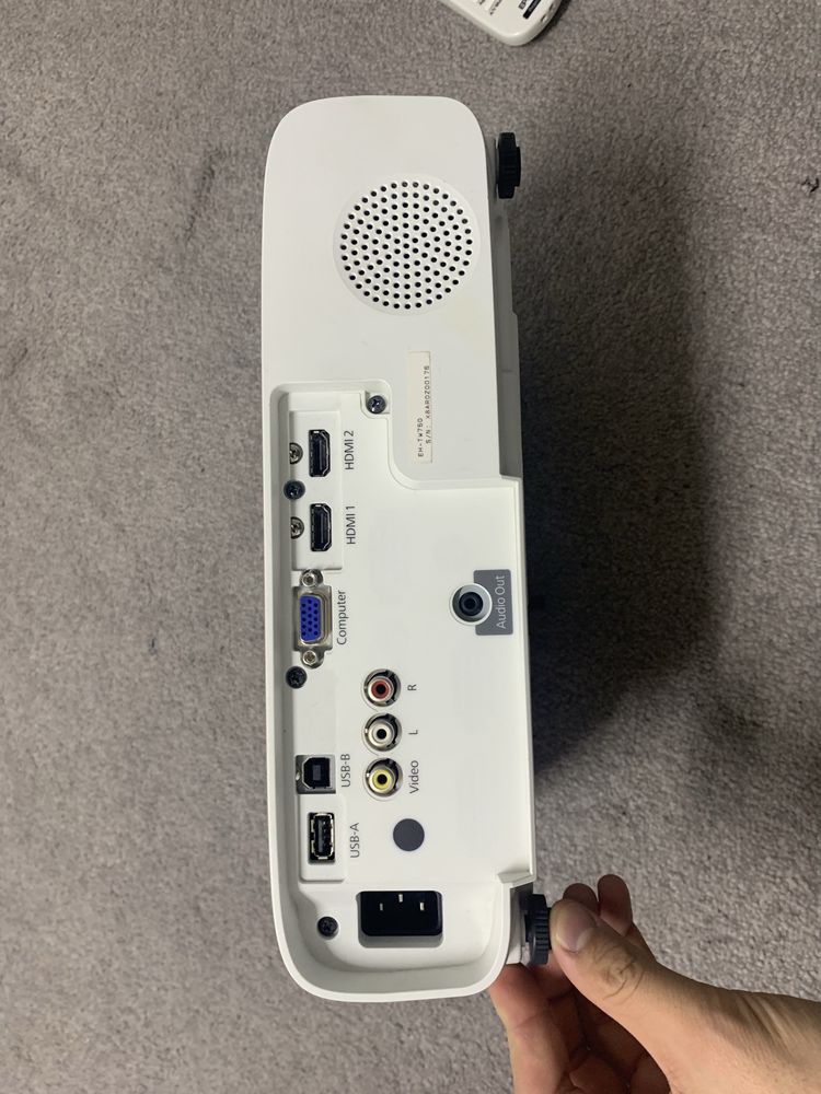 Проекторы Epson в хорошем состоянии есть несколько штук