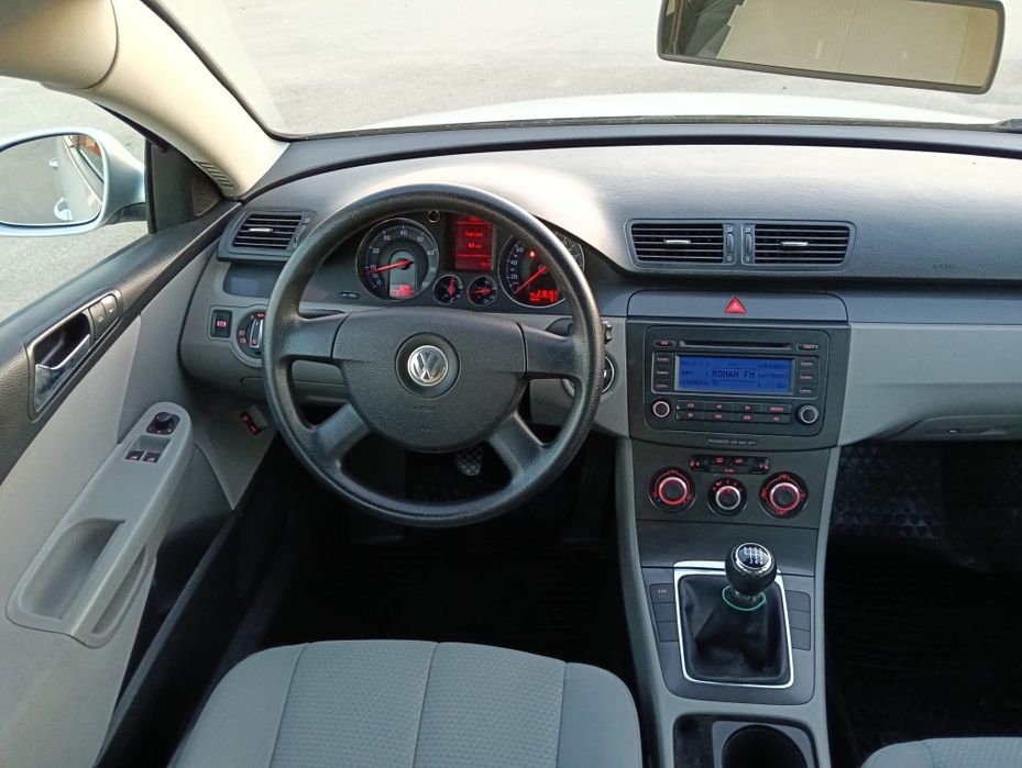 Volkswagen Passat B6, limuzină, 1.6 benzină, Import Germania