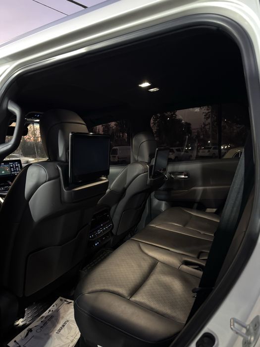 Toyota Land Cruiser 300 Full