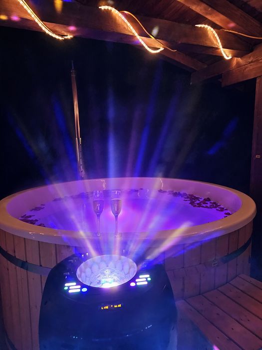 Cabana de inchiriat cu lac și ciubăr