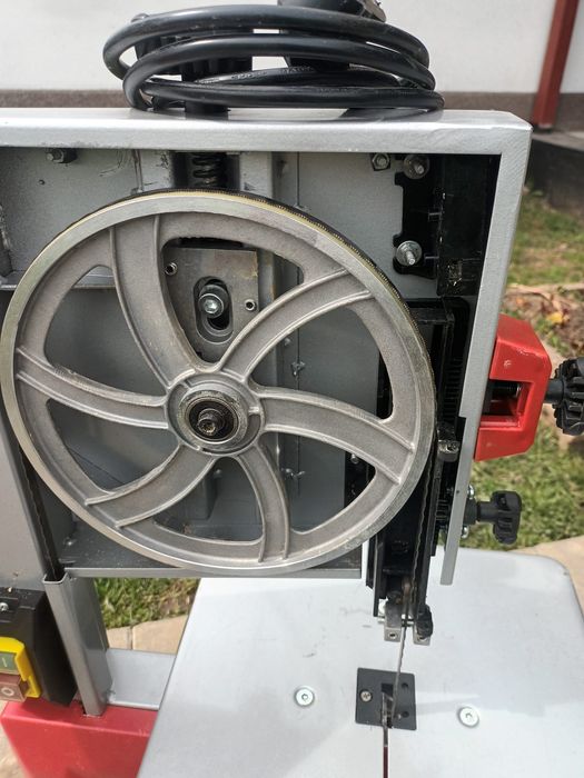 Fierăstrău cu banda pt lemn