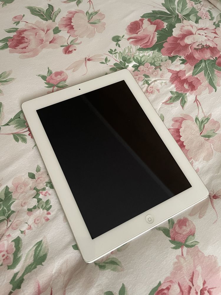 Продам Планшет Apple iPad 4 Wi-Fi + Cellular 256GB