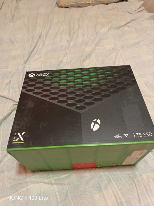 XBOX SERIES X практически нов